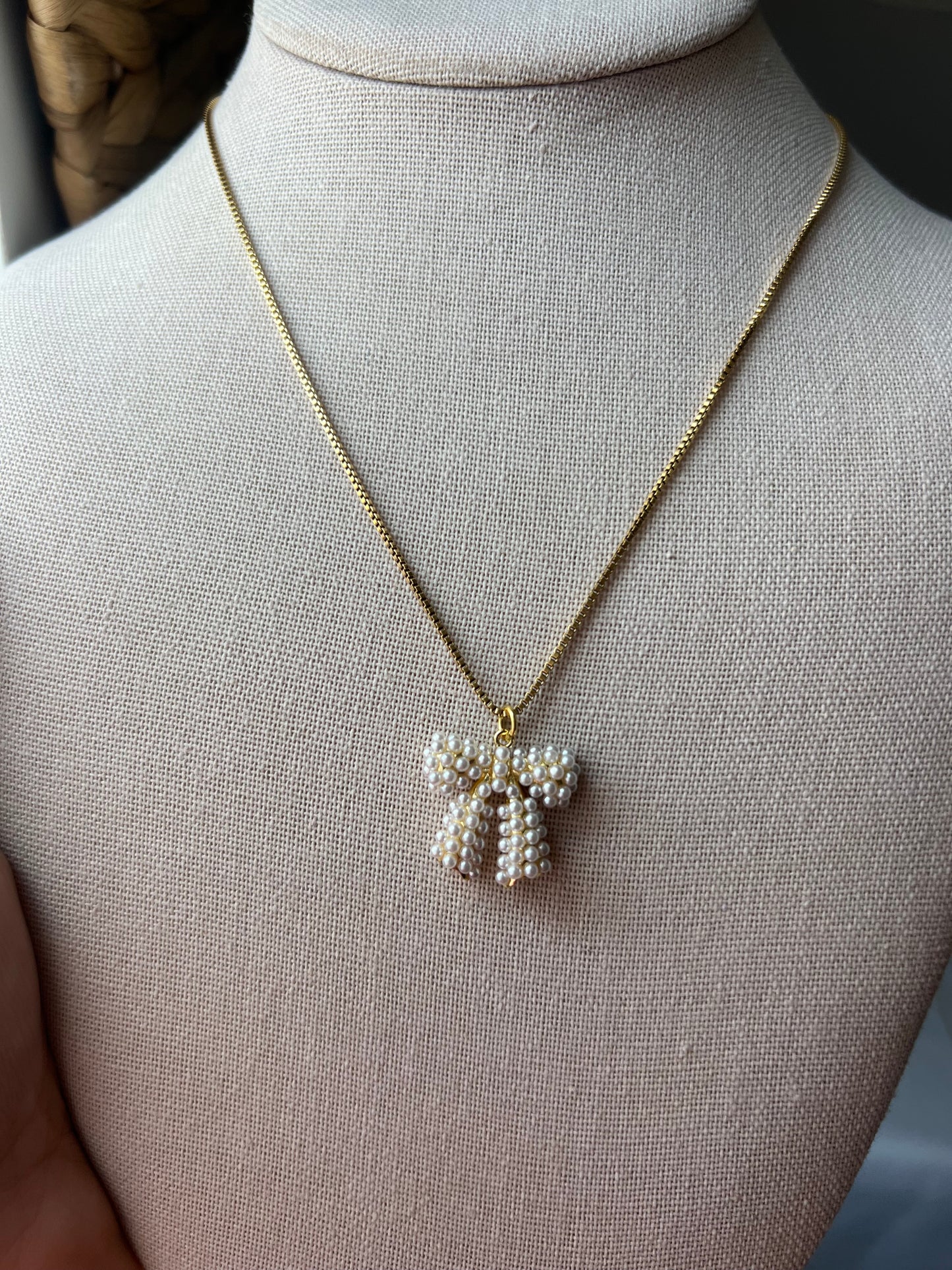 Pearl Bow Necklace