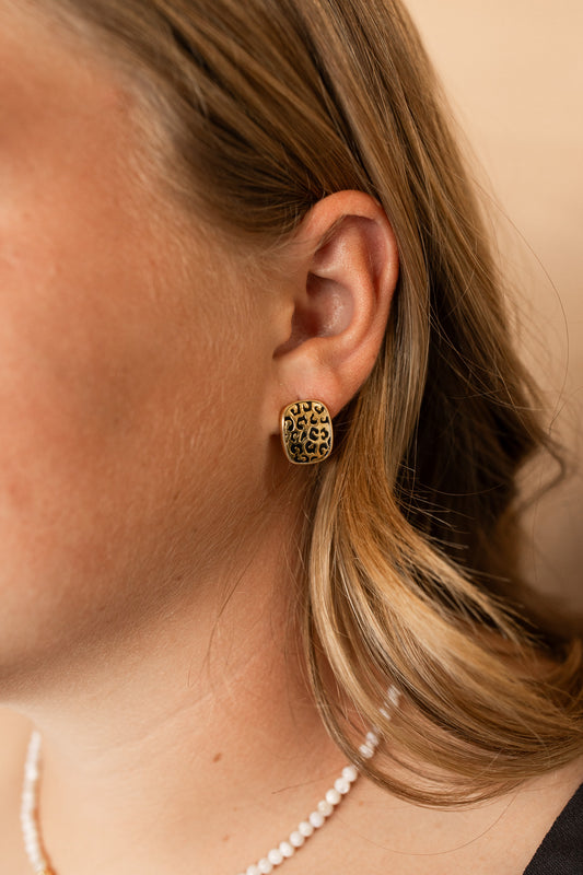 Cheetah Stud